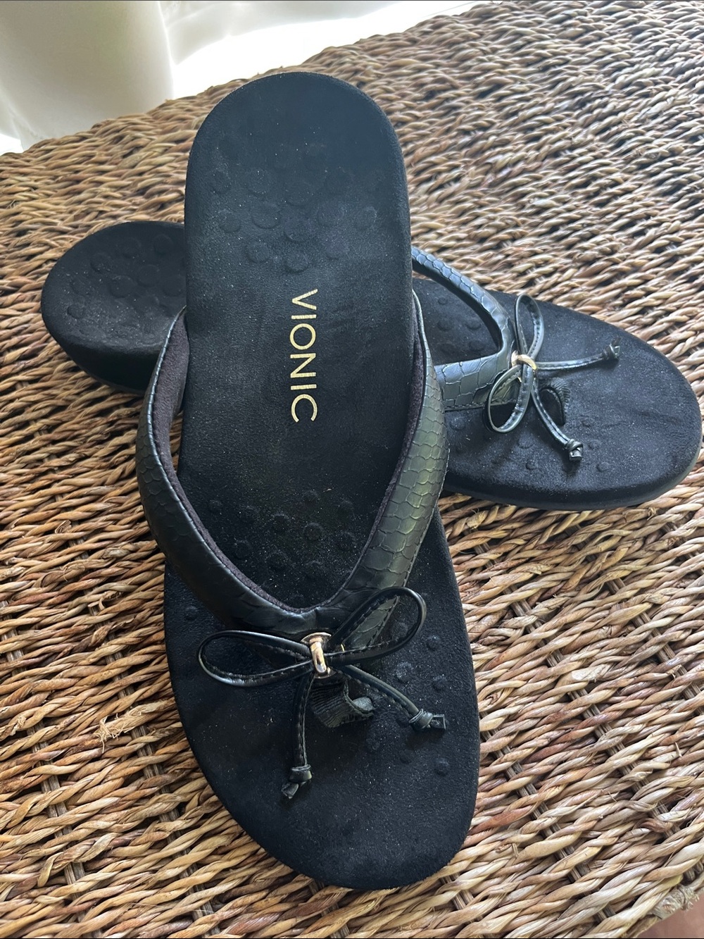 Vionic Bella II Black Bow Flip Flop Sandals - Picture 6 of 7